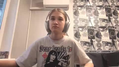 Snapshot of jewelldurham chatting on 30, 11, 2025 Helgi online show from 30, 11, 2025