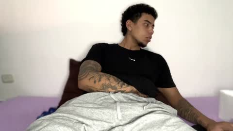 Snapshot of jeyzd25 chatting on 26, 1, 2025 Onlyfans Twitter online show from 26, 1, 2025