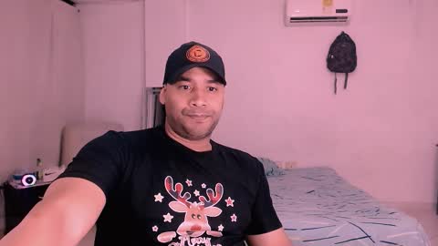 En moreno online show from 4, 12, 2025