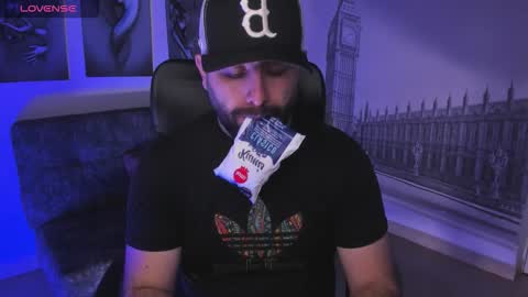 Snapshot of jhon_bear02 chatting on 27, 10, 2025 John Bear.... online show from 27, 10, 2025