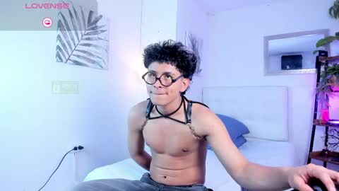 JHONNATHAN online show from 26, 5, 2026