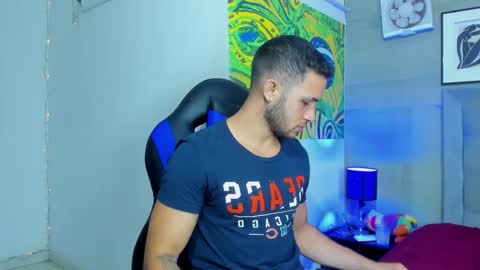 Snapshot of jhonny_flames7 chatting on 21, 12, 2025 jhonny online show from 21, 12, 2025