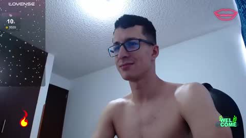 Jhonny independent model online show from 9, 3, 2025
