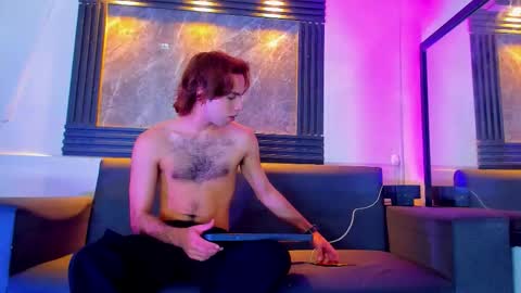 Snapshot of jhostin_1 chatting on 24, 11, 2025 jhostin_1 online show from 24, 11, 2025