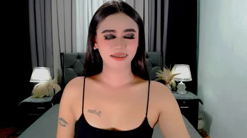 Snapshot of jhuliana_and_charles_room chatting on 10, 4, 2026 jhuliana_and_charles_room online show from 10, 4, 2026