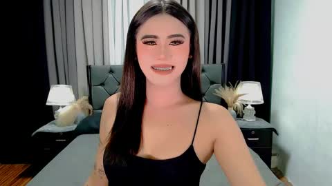 Snapshot of jhuliana_and_charles_room chatting on 23, 4, 2026 jhuliana_and_charles_room online show from 23, 4, 2026