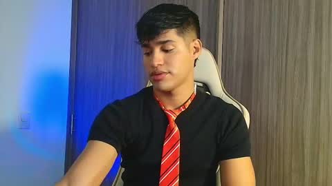 Snapshot of jimmy_leeh_ chatting on 6, 11, 2025 Jimmy Leeh online show from 6, 11, 2025