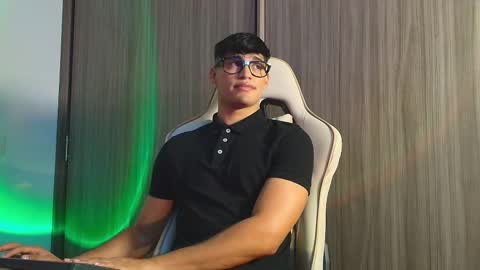 Snapshot of jimmy_leeh_ chatting on 30, 11, 2025 Jimmy Leeh online show from 30, 11, 2025