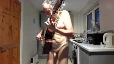Snapshot of jimmybenido chatting on 16, 10, 2025 Jim Redgewell online show from 16, 10, 2025