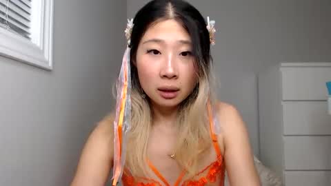 Jiwoo online show from 25, 10, 2025