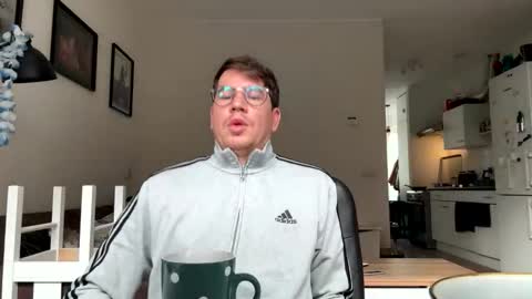 Snapshot of jjd8 chatting on 26, 10, 2025 jjd8 online show from 26, 10, 2025