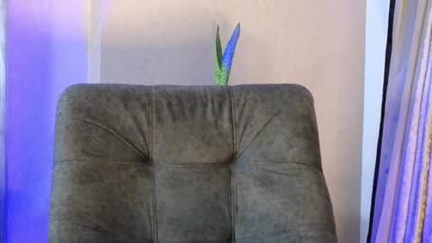 JOAN SAENZ online show from 20, 9, 2025