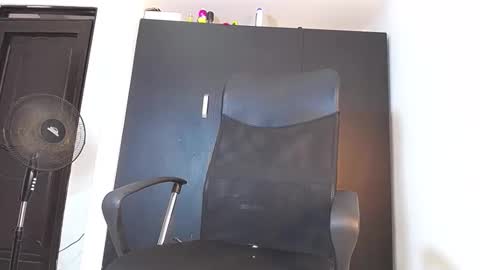 joan_silva online show from 10, 4, 2026