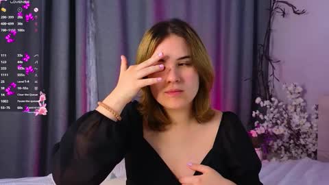 Jolie and Elizabet online show from 15, 10, 2025