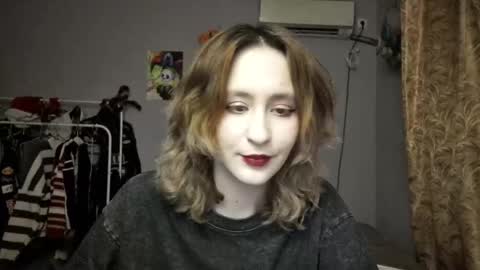 Joannatompson online show from 1, 2, 2025