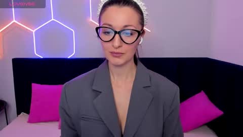 Joan online show from 19, 12, 2025