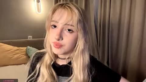 Snapshot of joellavaranda chatting on 14, 11, 2025 Amaya online show from 14, 11, 2025