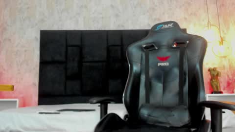     online show from 12, 2, 2025