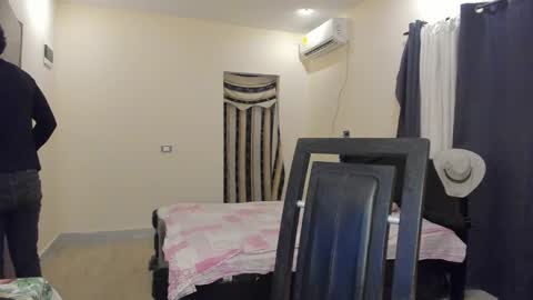 Snapshot of johan_beley_7k chatting on 25, 2, 2025 Johan Beley online show from 25, 2, 2025