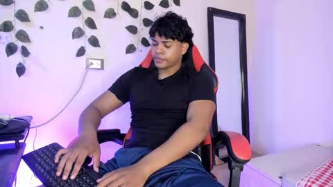 Snapshot of johan_beley_7k chatting on 5, 12, 2025 Johan Beley online show from 5, 12, 2025