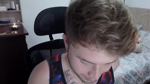 JOHAN independient model online show from 20, 12, 2024