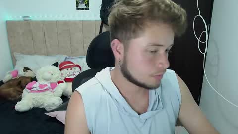 JOHAN independient model online show from 18, 1, 2025