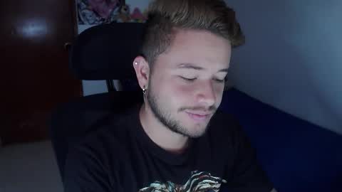 JOHAN independient model online show from 14, 11, 2025