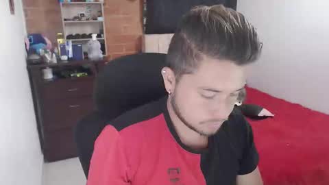 Snapshot of johanleonsweetboy chatting on 5, 3, 2026 JOHAN independient model online show from 5, 3, 2026