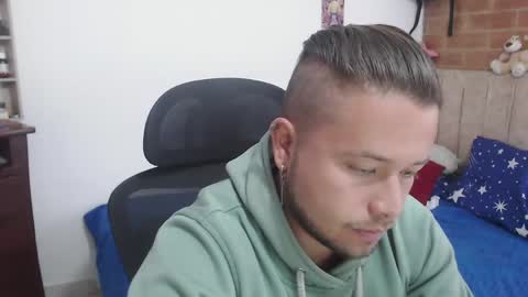 JOHAN independient model online show from 25, 5, 2026