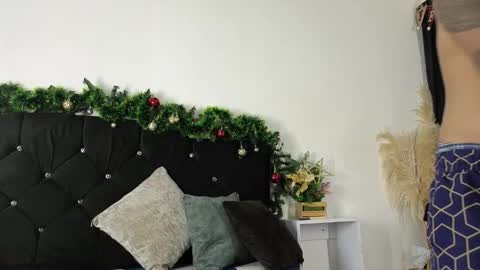 Snapshot of john_and_louis chatting on 20, 11, 2025 John online show from 20, 11, 2025