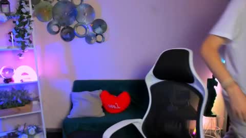 Snapshot of john_lik chatting on 25, 5, 2026 John online show from 25, 5, 2026