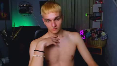 Snapshot of john_lik chatting on 18, 6, 2026 John online show from 18, 6, 2026