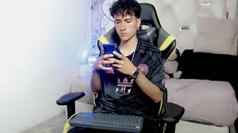 johnny_cagee online show from 7, 1, 2026