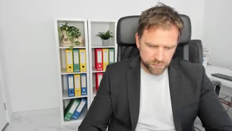 Snapshot of johnnydough82 chatting on 17, 12, 2024 johnnydough82 online show from 17, 12, 2024