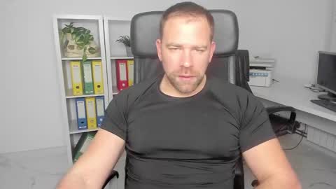 Snapshot of johnnydough82 chatting on 2, 1, 2025 johnnydough82 online show from 2, 1, 2025