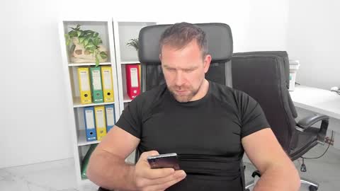 Snapshot of johnnydough82 chatting on 5, 1, 2025 johnnydough82 online show from 5, 1, 2025