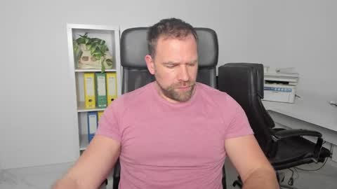 Snapshot of johnnydough82 chatting on 8, 1, 2025 johnnydough82 online show from 8, 1, 2025