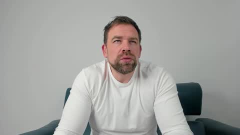 Snapshot of johnnydough82 chatting on 2, 3, 2025 johnnydough82 online show from 2, 3, 2025