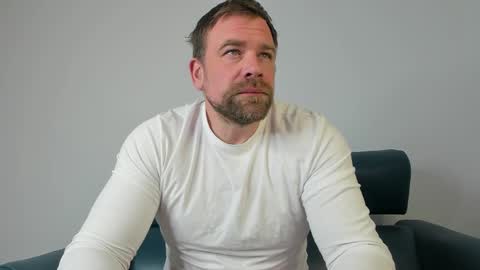 Snapshot of johnnydough82 chatting on 4, 3, 2025 johnnydough82 online show from 4, 3, 2025