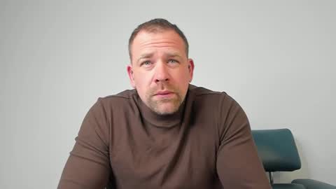 Snapshot of johnnydough82 chatting on 8, 3, 2025 johnnydough82 online show from 8, 3, 2025