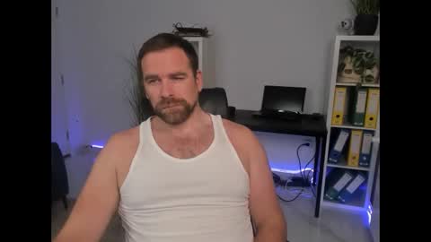 Snapshot of johnnydough82 chatting on 1, 12, 2025 johnnydough82 online show from 1, 12, 2025