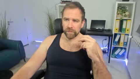 Snapshot of johnnydough82 chatting on 3, 12, 2025 johnnydough82 online show from 3, 12, 2025