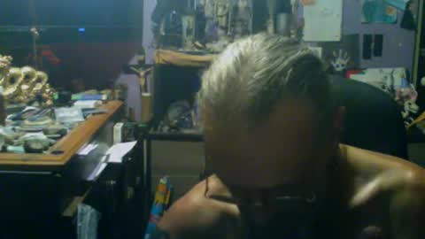 johnnyshung1 online show from 12, 9, 2025