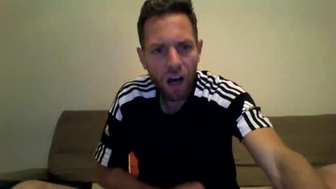 Snapshot of jojo19844 chatting on 14, 10, 2025 jojo19844 online show from 14, 10, 2025