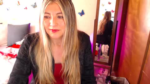 Jolie Mature online show from 7, 10, 2025