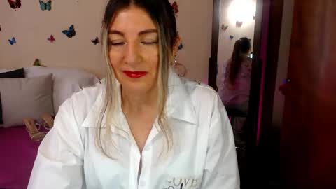 Jolie Mature online show from 22, 3, 2026