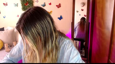 Jolie Mature online show from 8, 4, 2026