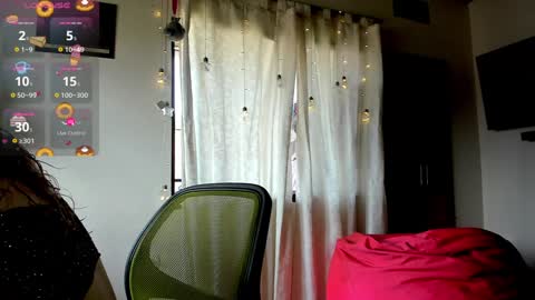 jolie_reyes1 online show from 12, 1, 2025