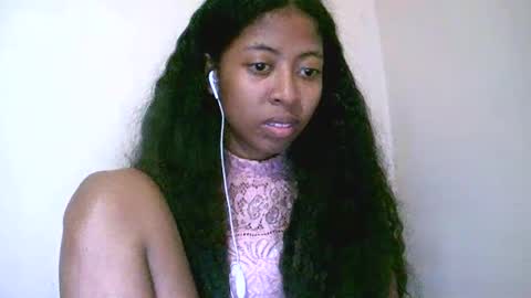 joliekah27 online show from 10, 5, 2026
