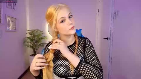 Polly  online show from 23, 11, 2025